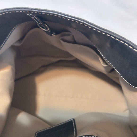Coach Signature Canvas Shoulder Bag Monogram
Logo Black Leather Bottom K053-2156 - Picture 10 of 12